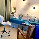 Duplex Arago Au Coeur De Sete, Comme Petite Maison アパート