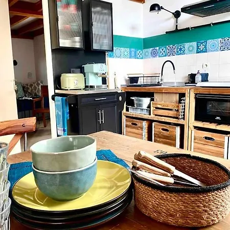 Duplex Arago Au Coeur De Sete, Comme Petite Maison Апартаменты