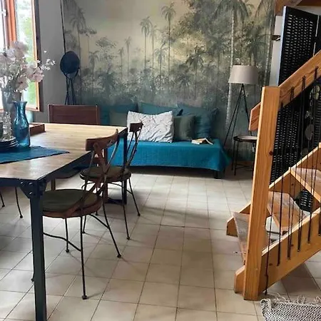 Duplex Arago Au Coeur De Sete, Comme Petite Maison Apartment