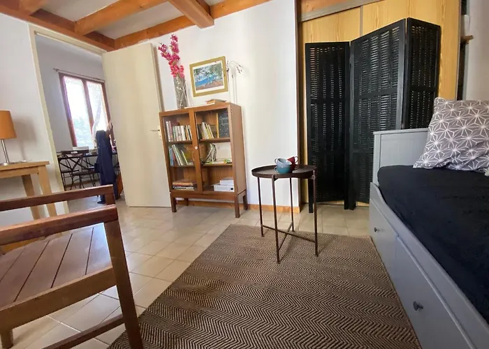 Duplex Arago Au Coeur De Sete, Comme Petite Maison Lägenhet